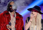 Snoop Dogg & Ke$ha Get Blunted